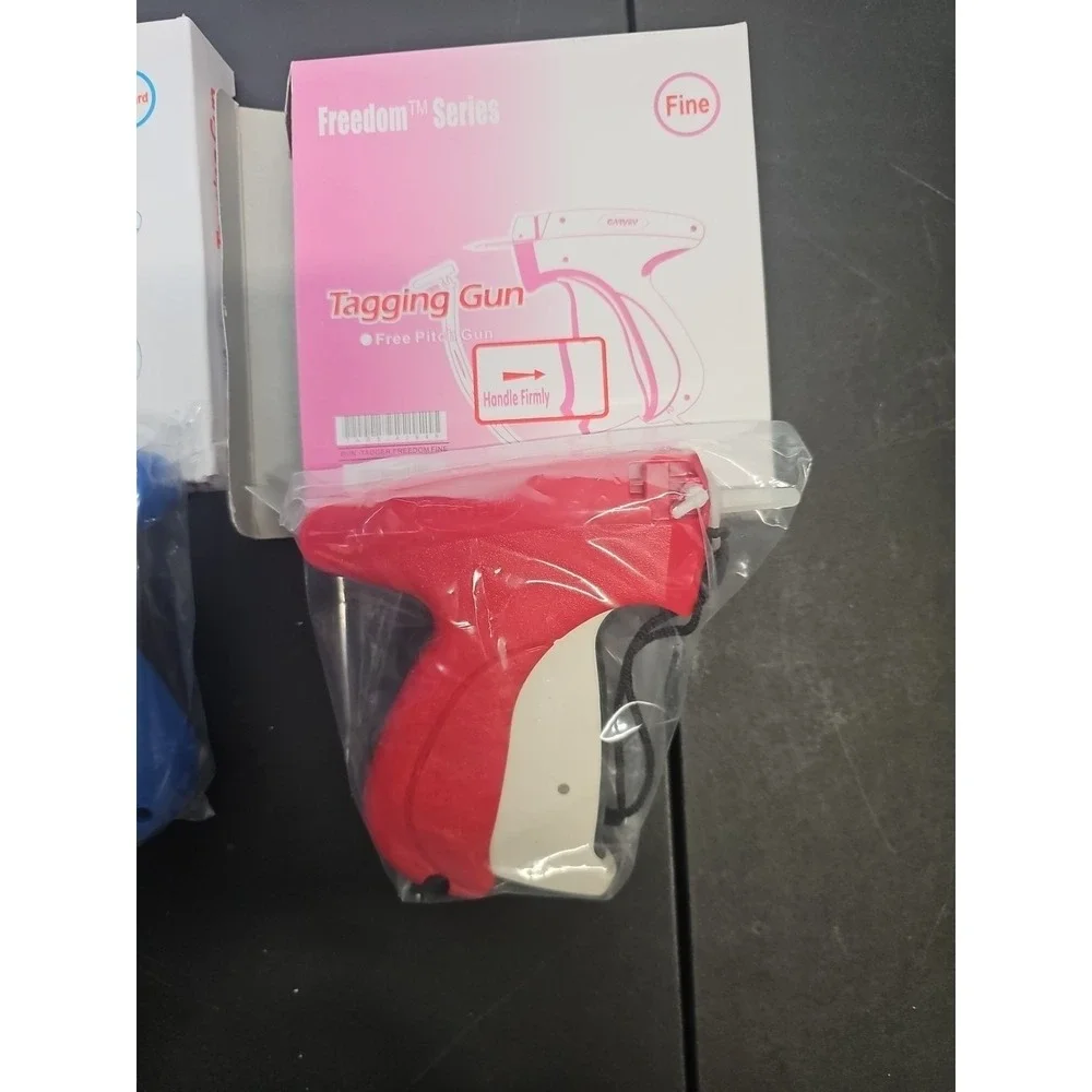 Garvey® Freedom™ Set Of 2 Tagging Guns, Standard and Fine New in Box